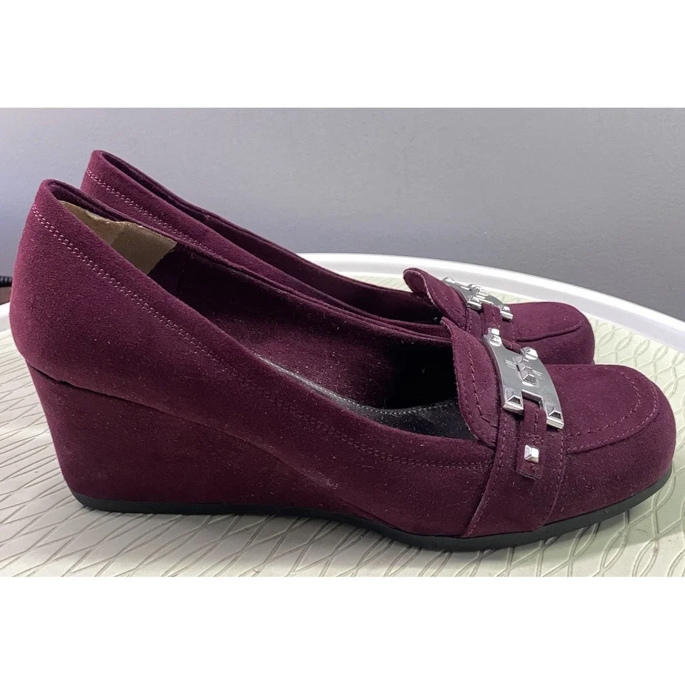 Marc Fisher Women's Purple Suede Dress‎ Shoe W/Buckle& Heel Loafers 7M